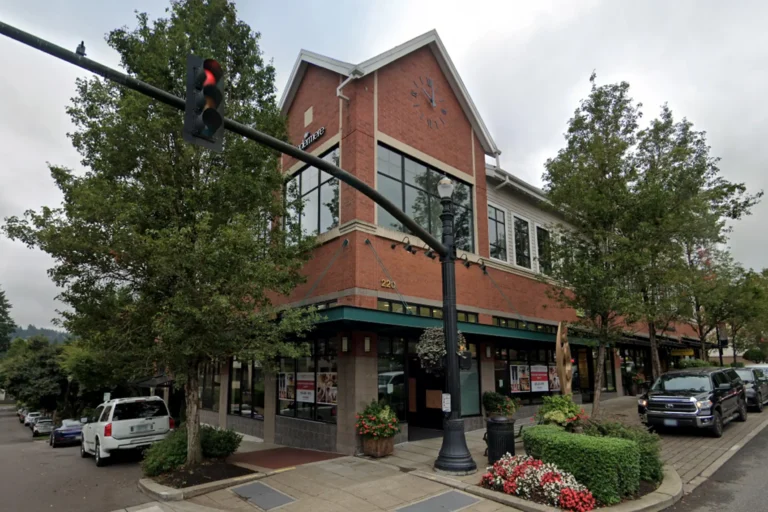 Exterior of Generation Home Loans mortgage advisor office in Lake Oswego, OR
